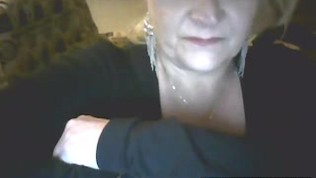 Granny amateur Christina spreading and fingering