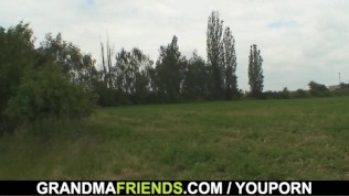 Granny double penetration outdoor