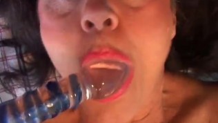 Mature amateur has a fat juicy pussy