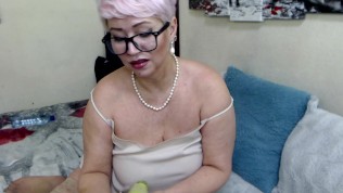 Zucchini and carrots in a juicy MILF’s mature wet pussy…