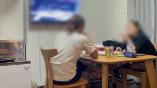 リアル素人プライベート動画　がち不倫　旦那がいない間に自宅で昼顔　美熟女52歳 家明かりの中、夫婦のベッドで男をだめにする肉体 【顔出し】【近距離】熟女　人妻